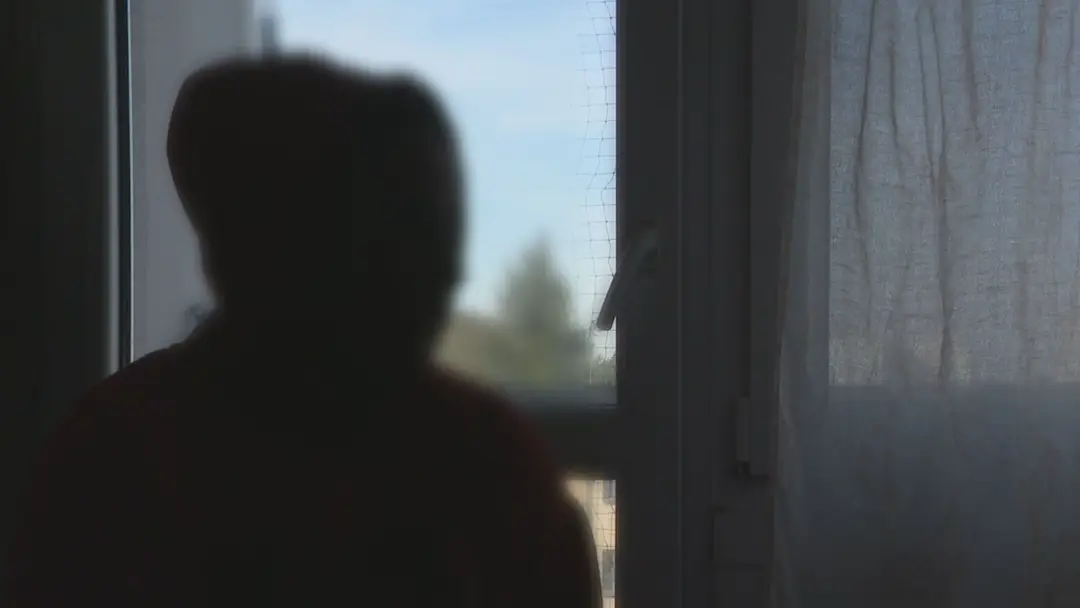 Sused sexuálne zneužil jej nevidiacu dcéru