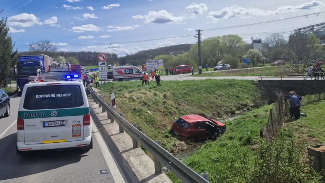 Dopravná nehoda pri obci Svinná. 