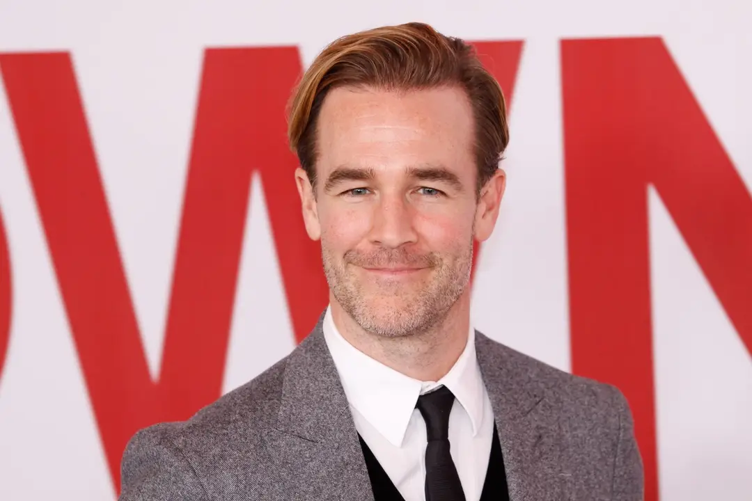 James Van Den Beek 