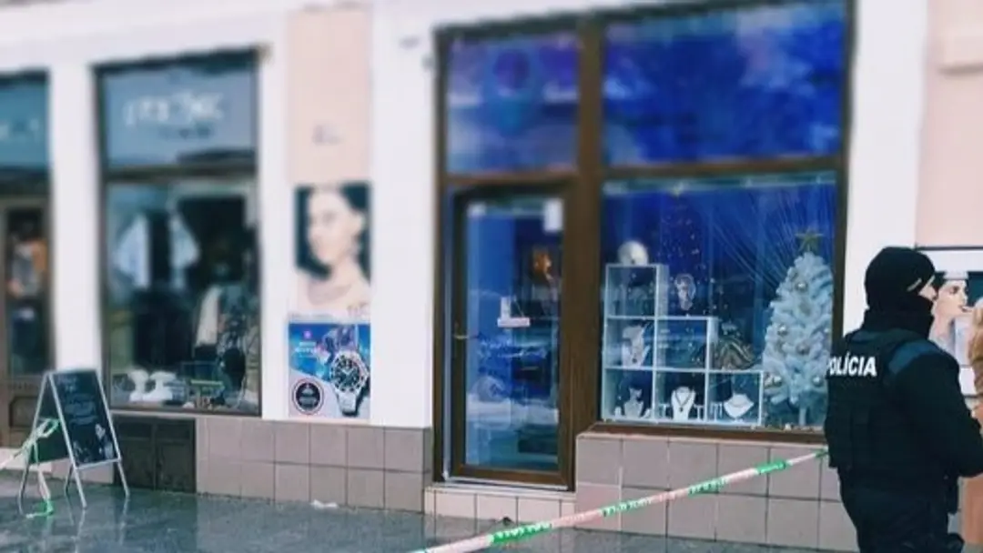 Lúpež zlatníctva za bieleho dňa. 