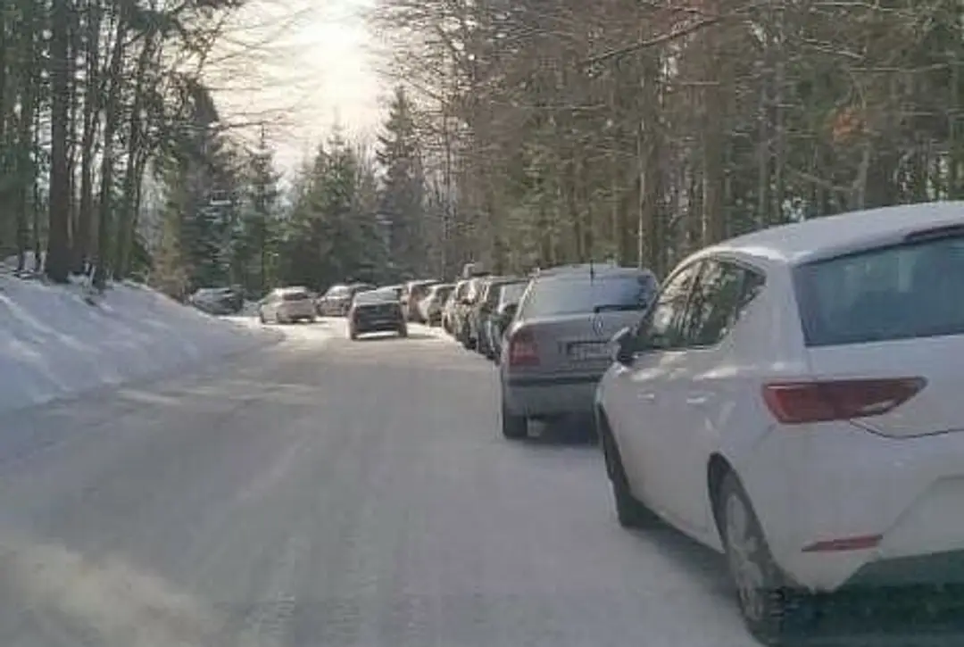 Polícia uzatvorila cestu na Skalku