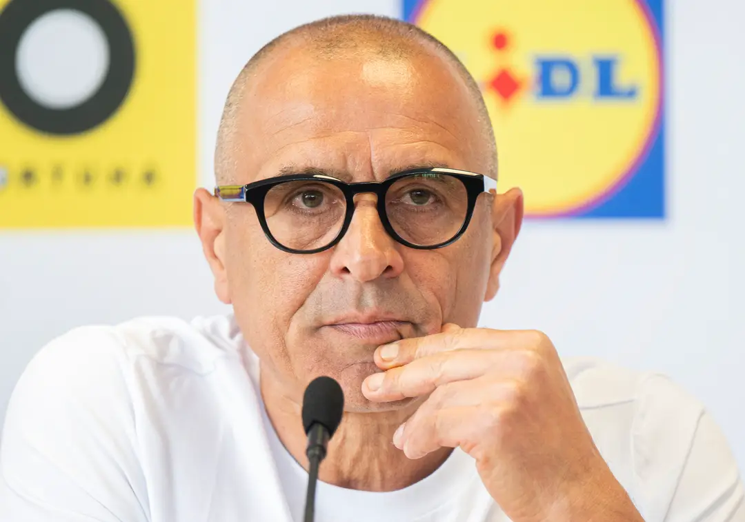 Na snímke tréner Slovenskej futbalovej reprezentácie Francesco Calzona počas tlačovej konferencie.