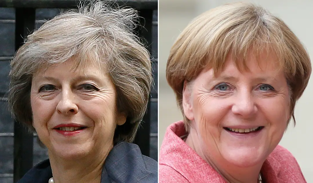 Nová britská premiérka Theresa Mayová (vľavo) a nemecká kancelárka Angela Merkelová.