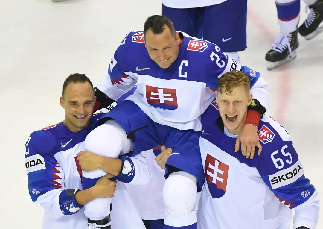 V strede Ladislav Nagy počas rozlúčky s kariérou po zápase s Dánskom na MS 2019.