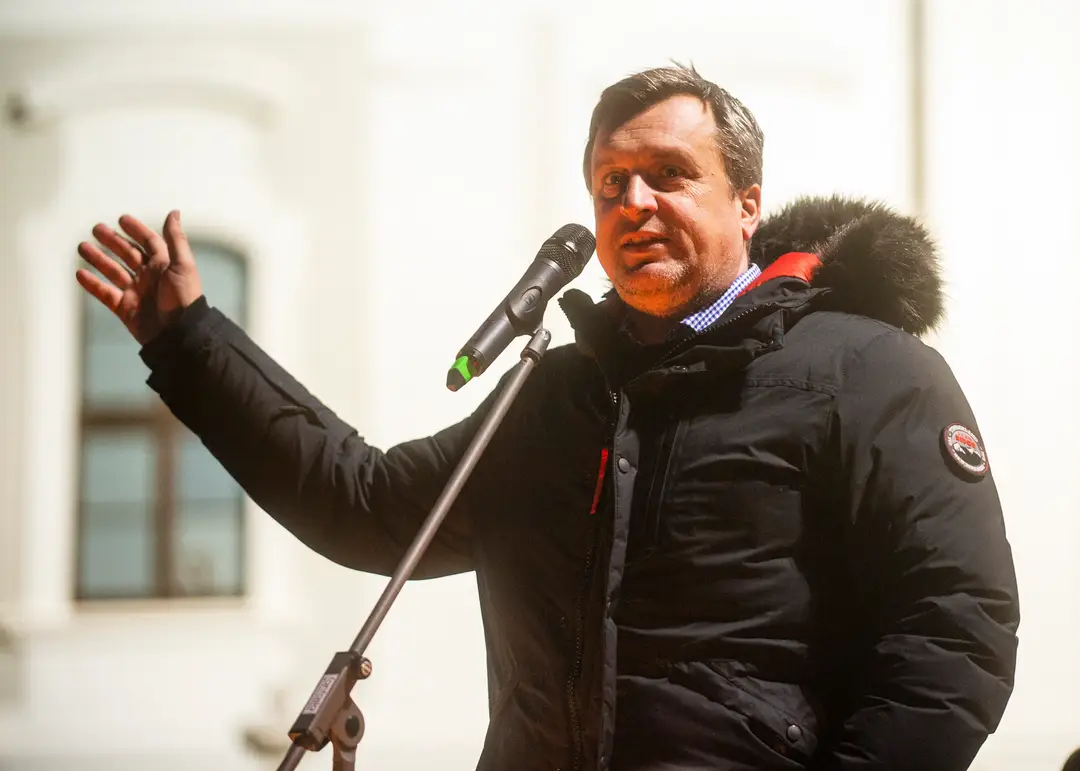 Andrej Danko na proteste pred Prezidentským palácom.