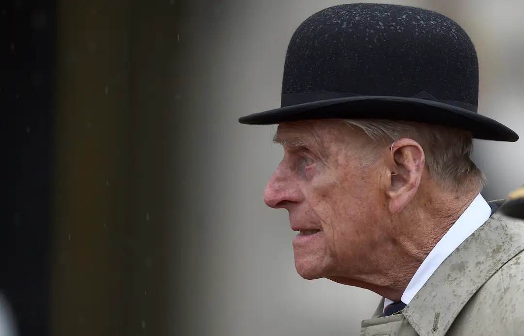 Britský princ Philip počas prehliadky vojenského námorníctva.