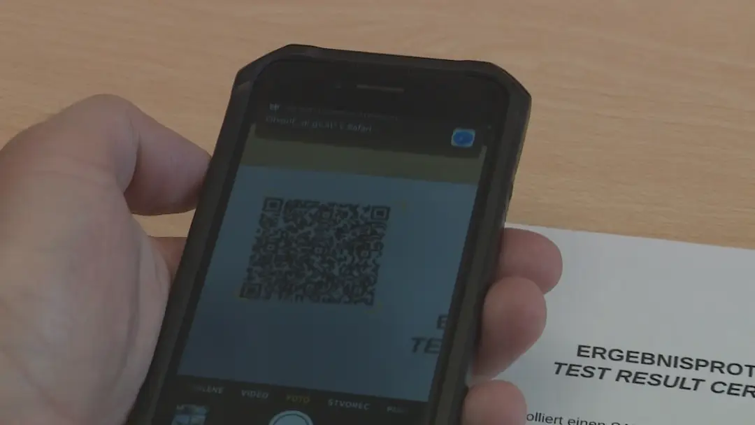 Chýba mu QR kód a je len v slovenčine. 