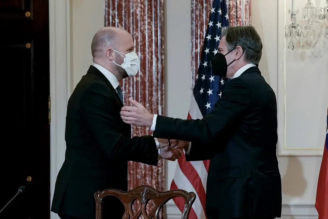 Jaroslav Naď a Antony Blinken pri podpísaní obrannej dohody s USA.