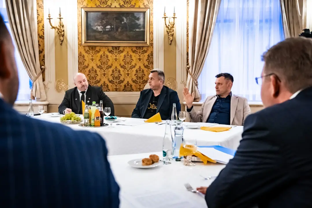 Na snímke predstavitelia strany SNS zľava Rudolf Huliak, predseda strany Andrej Danko a Tomáš Taraba počas zasadnutia koaličnej rady v pondelok 10. júna 2024 v Bratislave.