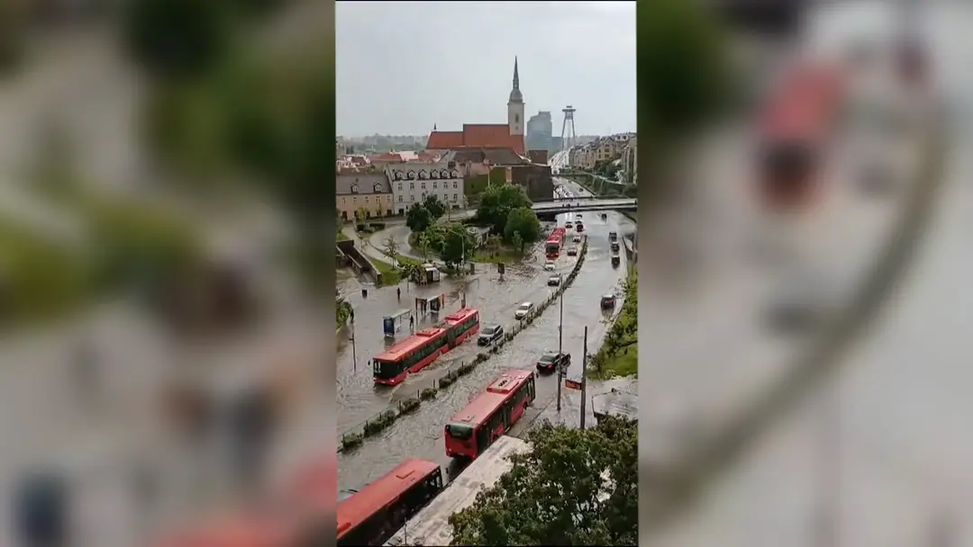 Zaplavená ulica pri Zochovej