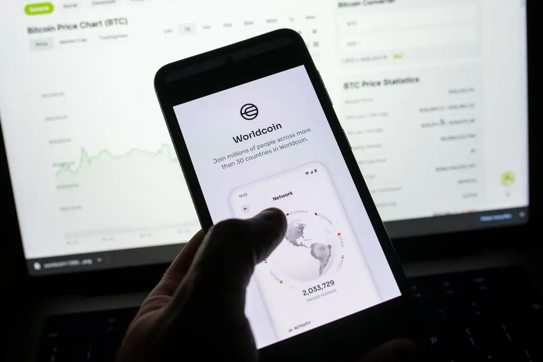 Kryptomena Worldcoin