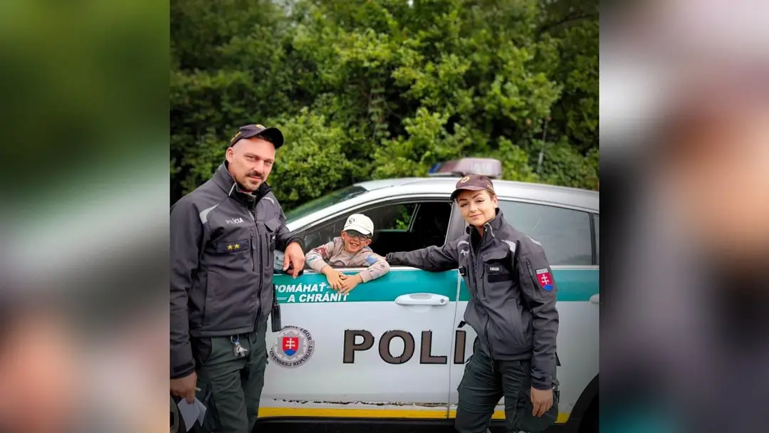 Policajti malému Damiankovi dopriali zážitok na celý život. 