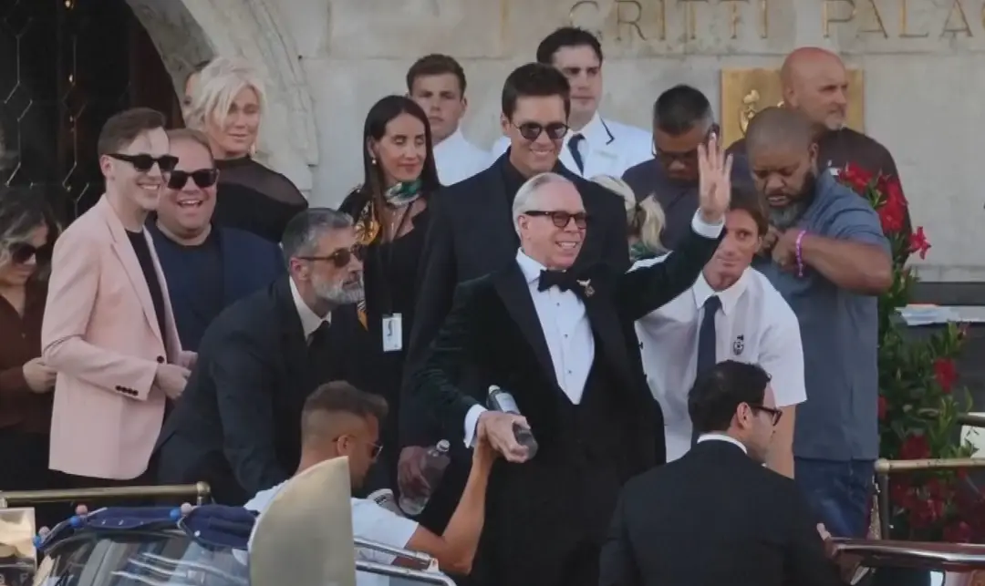Prominentní hostia na svadbe Jeffa Bezosa.