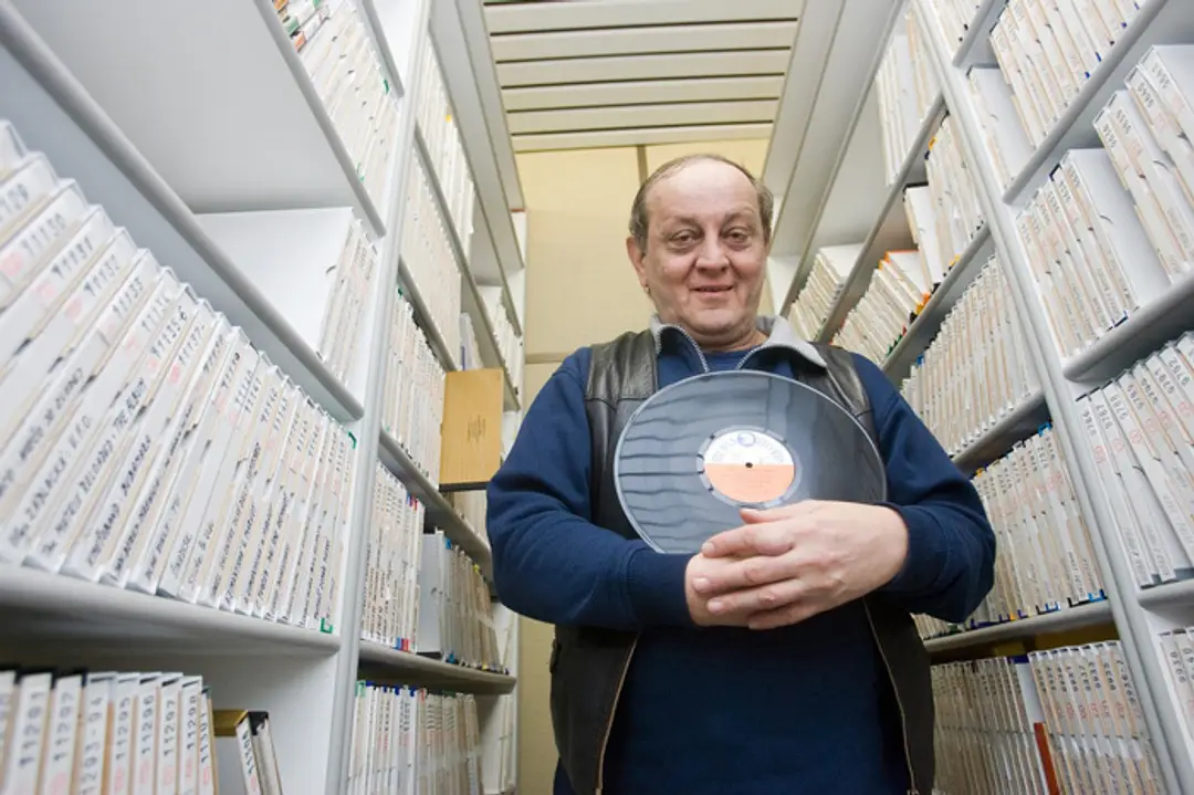 Prvý slovenský dídžej a hudobný publicista Fero Hora.