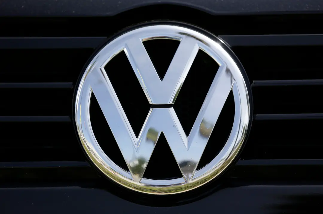 Na snímke logo nemeckej automobilky Volkswagen