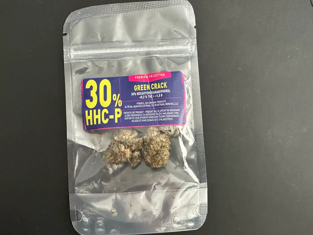 Na snímke je HHC-P, nová legálna droga mladých Slovákov.