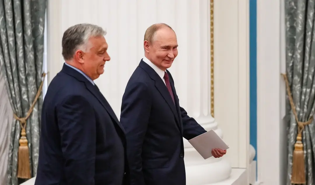 Viktor Orbán a Vladimir Putin počas stretnutia v Kremli.