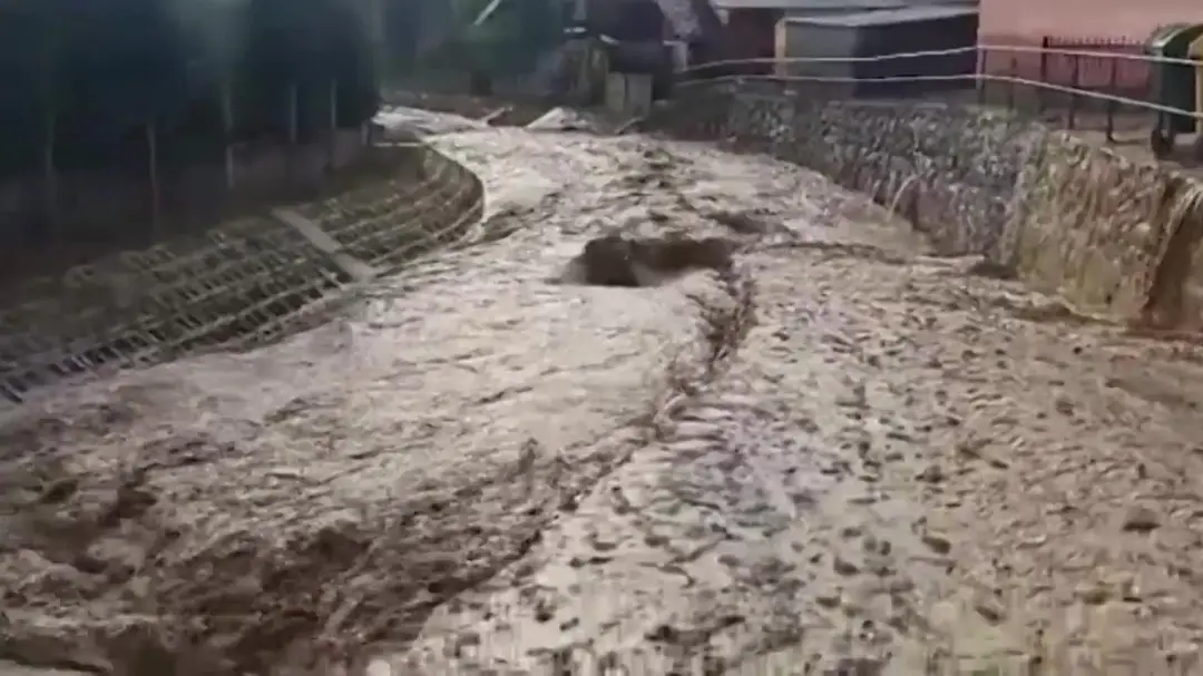 Voda sa liala aj v obci Hermanovce.