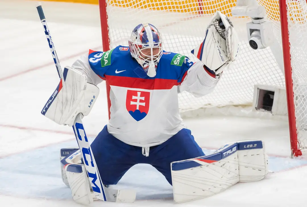 Po KHL chcel ísť rovno do NHL. Napokon si vyskúša súťaž, kde Slováci bežne nehrajú (rozhovor)