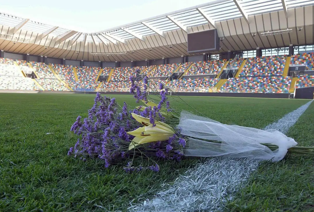 Fanúšikovia Fiorentiny si takto uctili pamiatku svojho zosnulého kapitána.