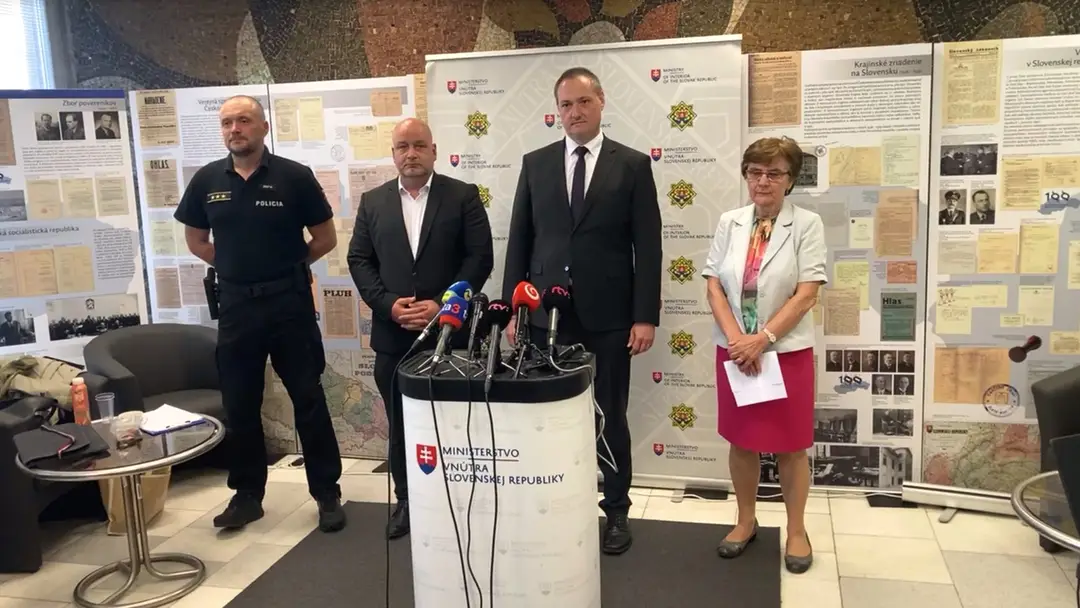 Zástupcovia odboru volieb Ministerstva vnútra (MV) SR a štátnej volebnej komisie.
