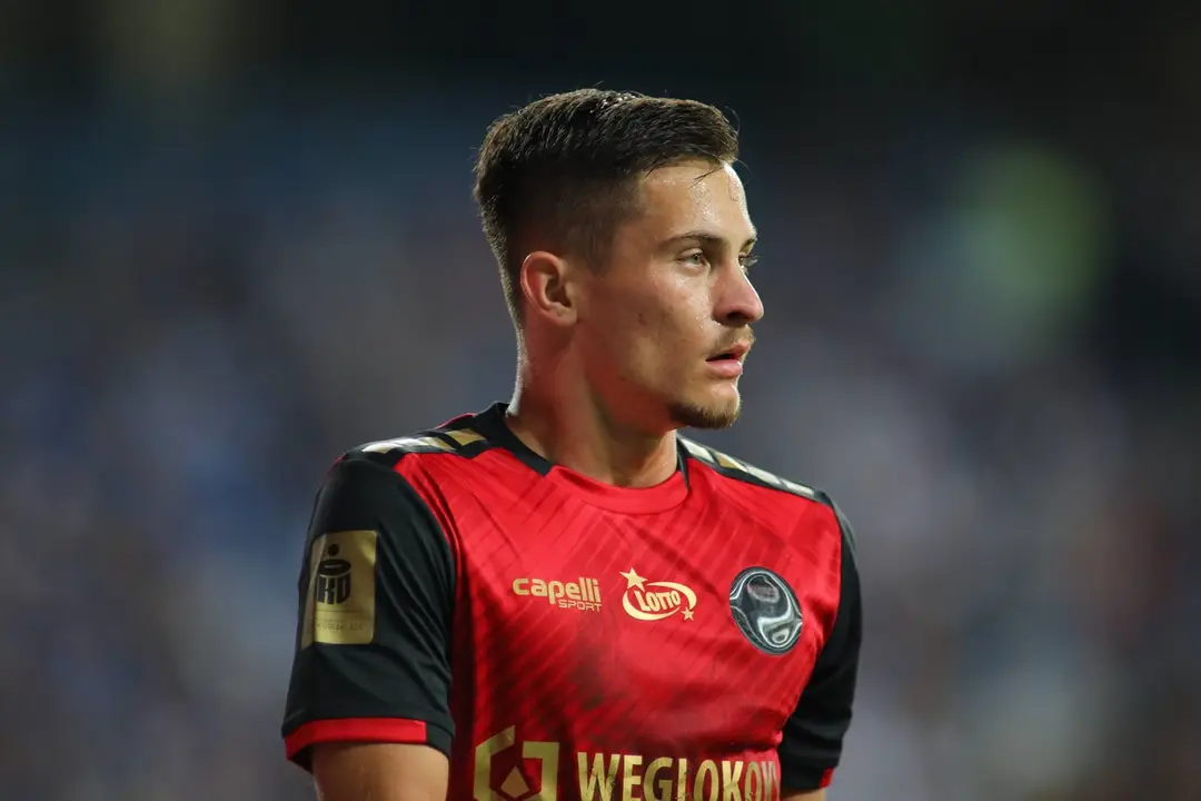 Adrián Kaprálik v drese Górniku Zabrze