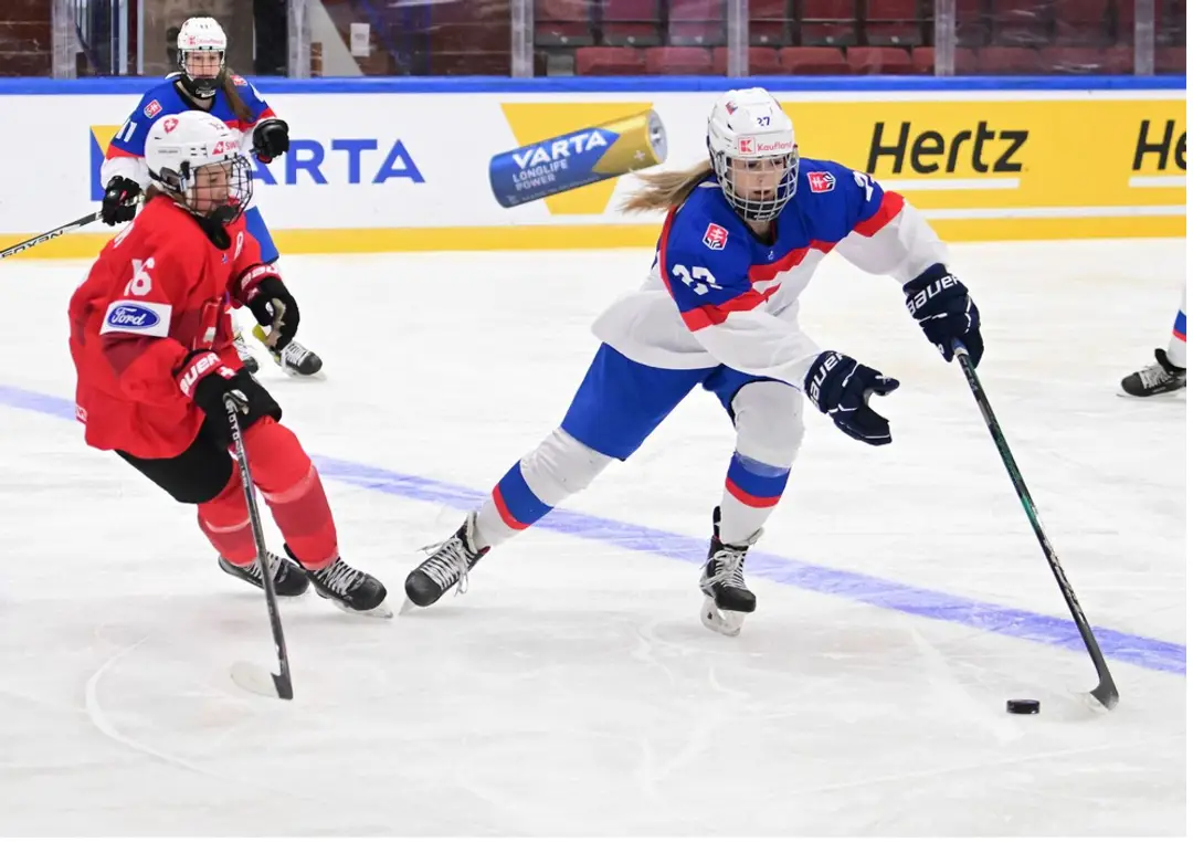 Slovenské hokejové reprezentantky do 18 rokov nestačili na MS ani na Švajčiarsko.