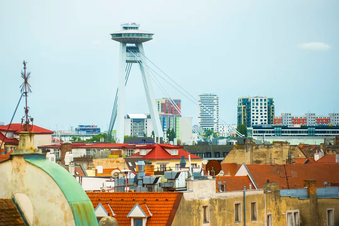 Na snímke vyhliadková veža UFO v Bratislave.