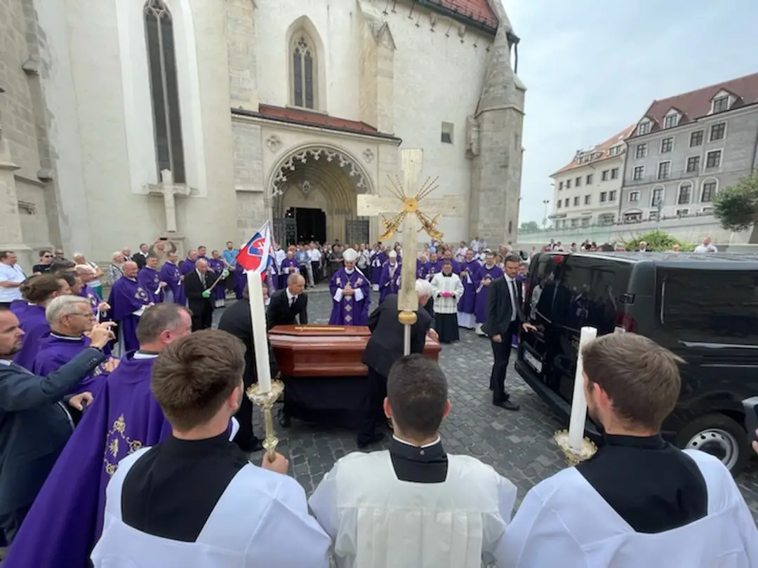 Veriaci sa naposledy lúčia s Jozefom Tomkom v Bratislave. 