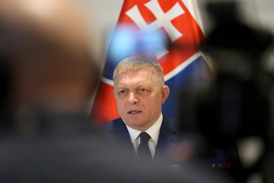 Predseda vlády SR Robert Fico (Smer-SD) počas tlačovej konferencie v Bruseli