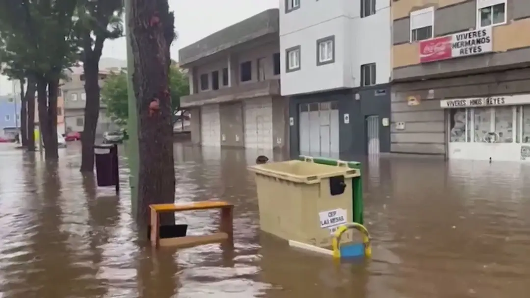 Tropická búrka na Kanároch.