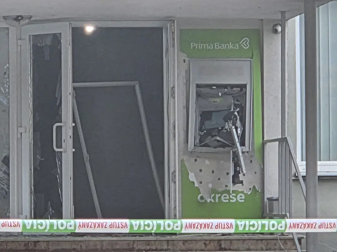 Poškodený bankomat v obci Tešedíkovo