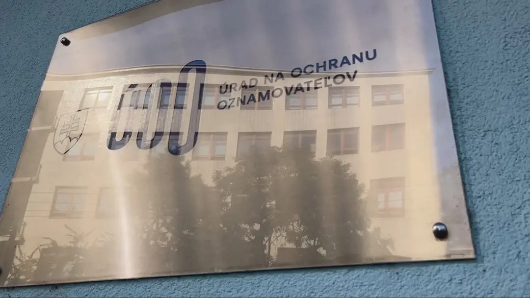 Úrad na ochranu oznamovateľov.