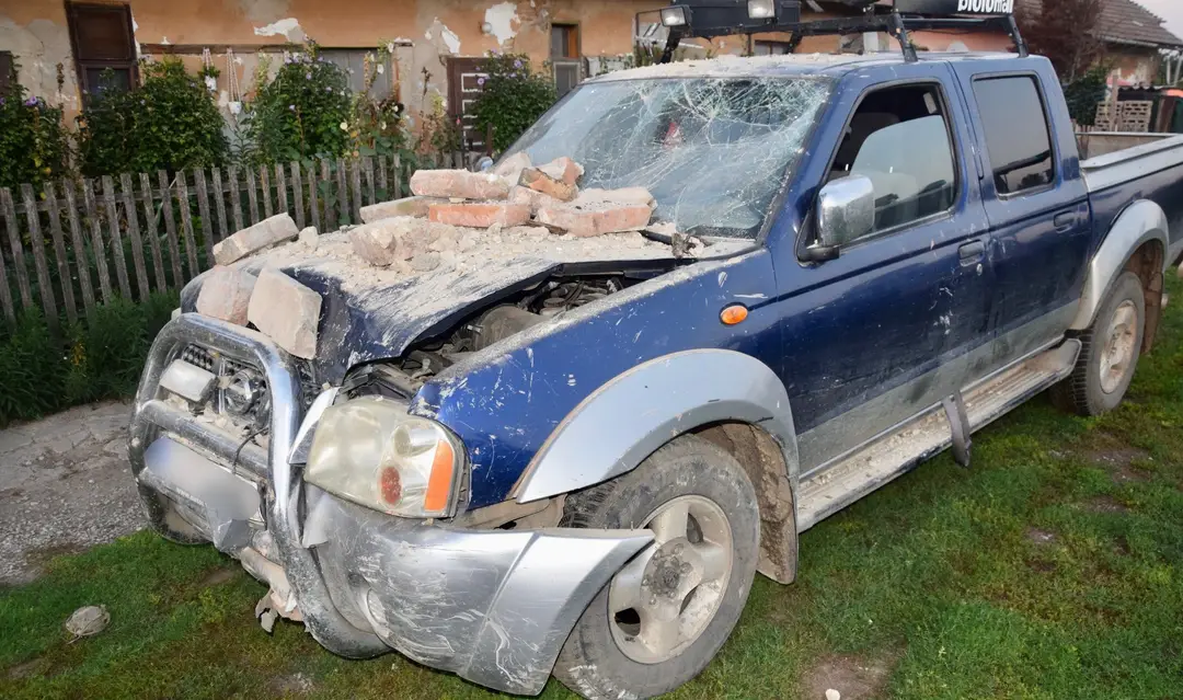 Muž zobral cudzie auto a havaroval s ním. 