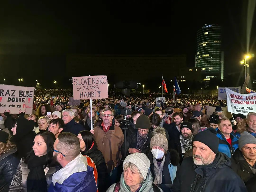 Na protest prišli tisícky ľudí.