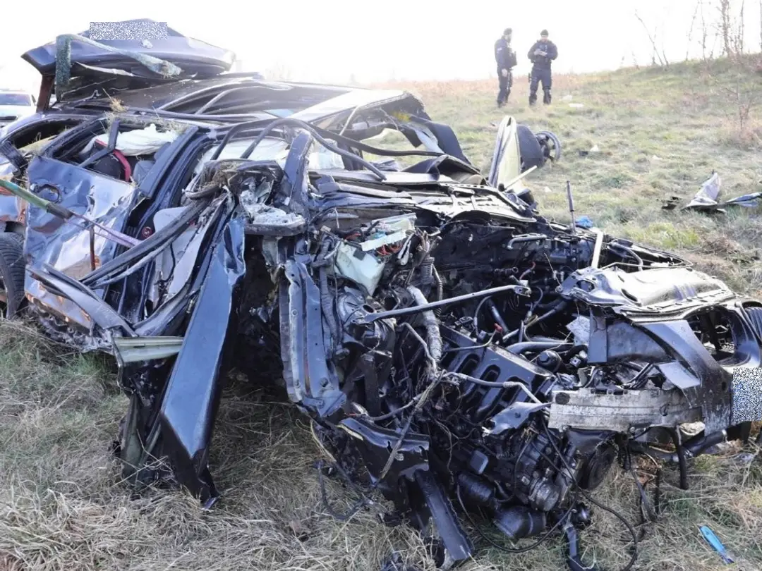 Hrozivo vyzerajúca nehoda v Česku:  Vodič BMW sa druhýkrát narodil na svoje 35. narodeniny
