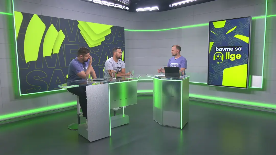 Marek Arpáš, Andrej Zvolenský a Michal Maťašovský v štúdiu TN live.