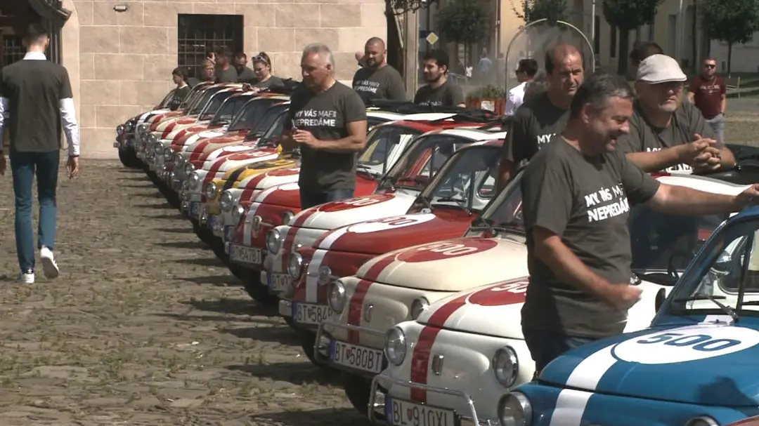 Fiatky Igora Matoviča stoja v sklade. 
