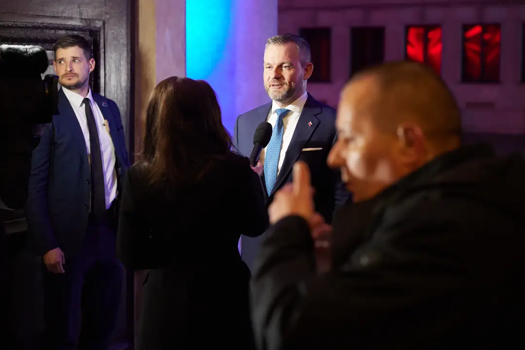 Kandidát na prezidenta Peter Pellegrini odpovedá na otázky novinárov pred televíznym duelom.