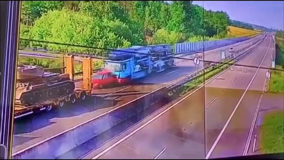 Kamión vôbec nebrzdil.
