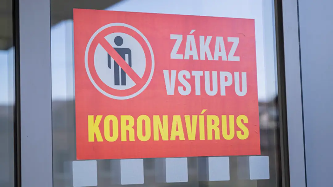 Nápis na COVID oddelení v Nemocnici Poprad.