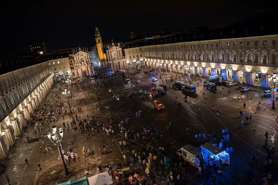 Incident sa stal na námestí Piazza San Carlo.