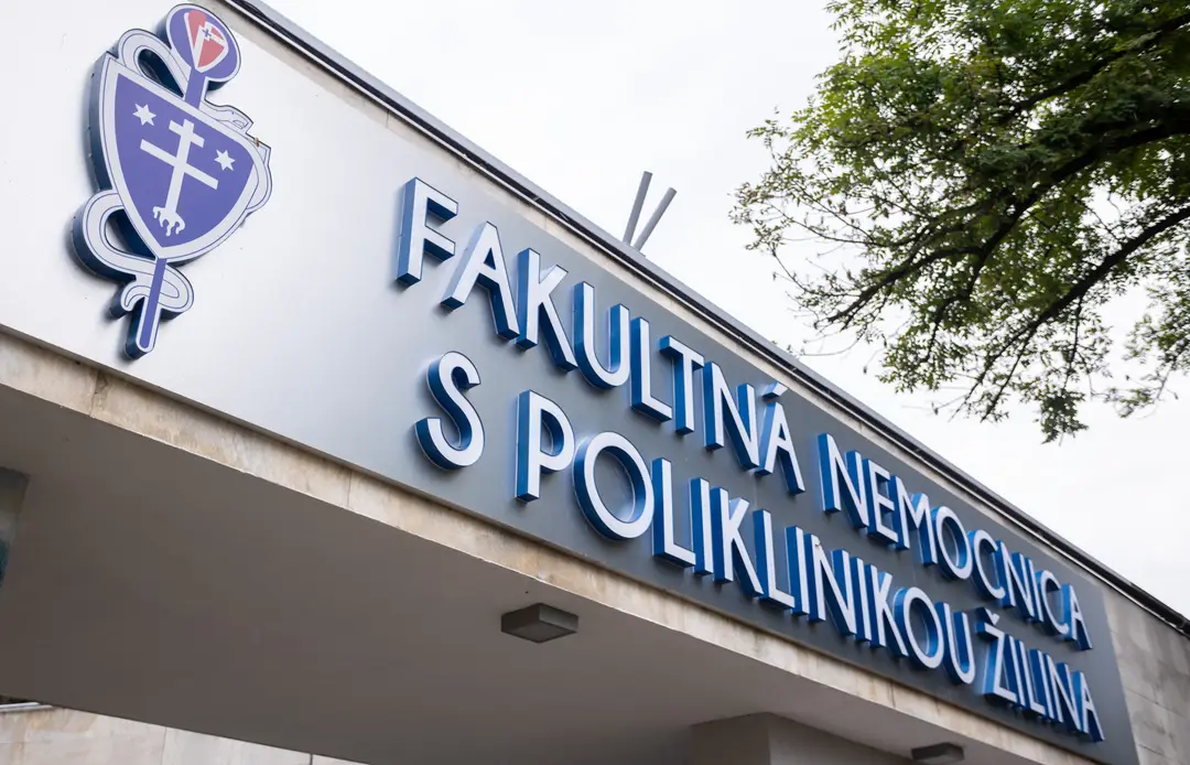 Na snímke budova urgentného príjmu vo Fakultnej nemocnici s poliklinikou (FNsP) v Žiline.