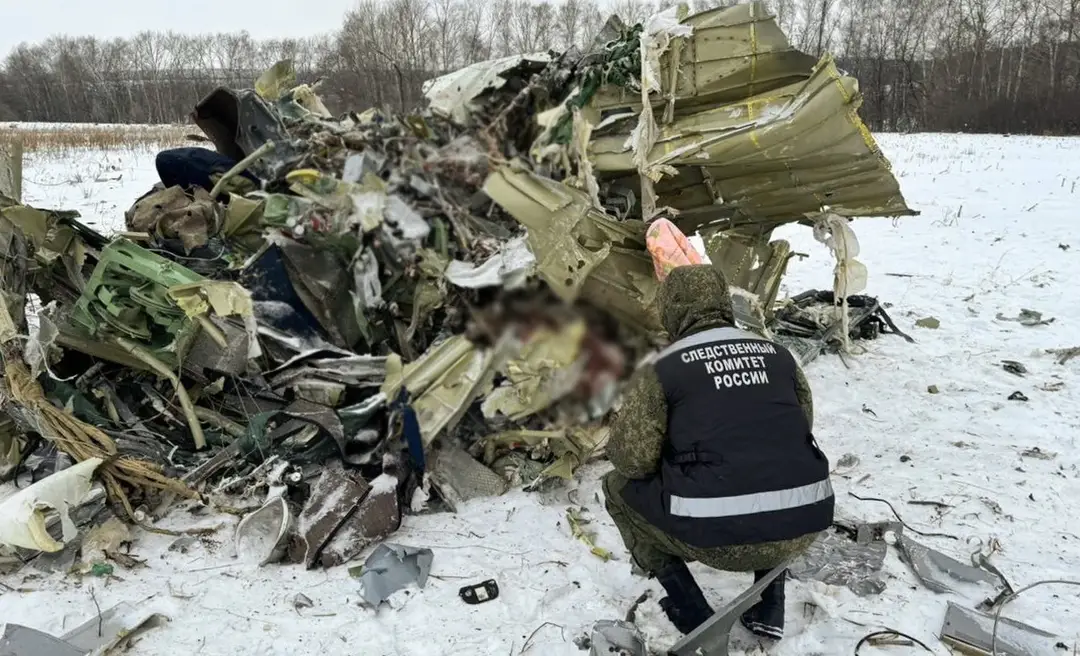 Trosky ruského vojenského lietadla Il-76.