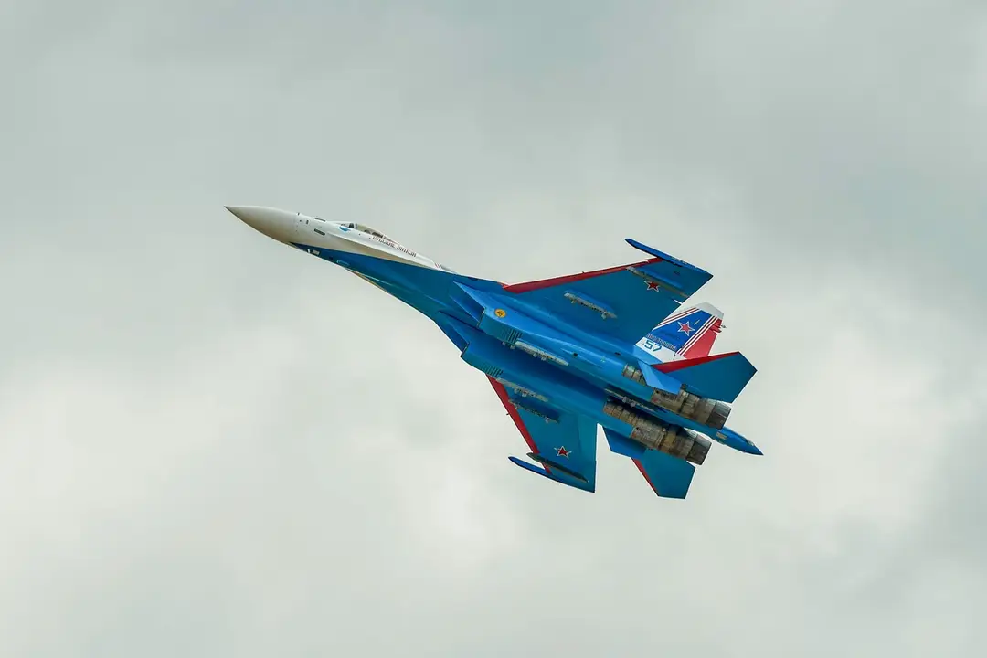 Ruská stíhačka Su-27.