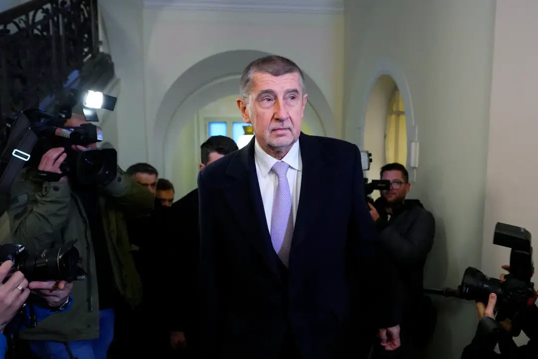 Bývalý český premiér Andrej Babiš prichádza na súd 4. januára 2023 v Prahe