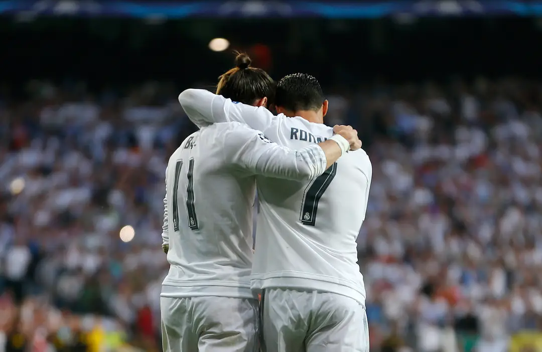 Gareth Bale a Cristiano Ronaldo sa tešia z gólu prvého menovaného v odvetnom dueli semifinále LM Real Madrid - Manchester City.