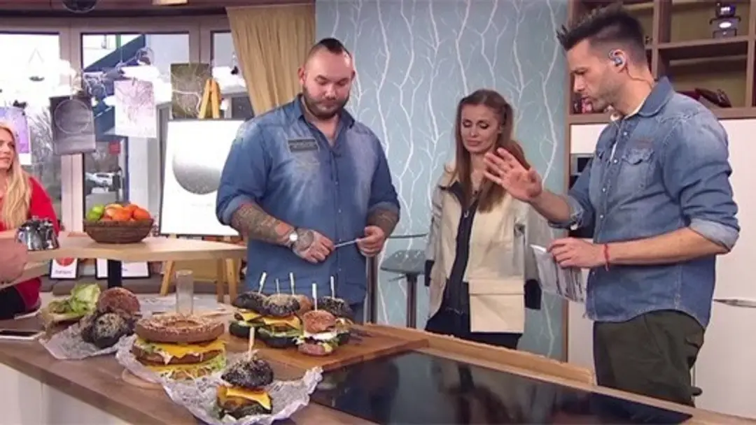 farebne-hamburgery-podla-vojta-artza.jpg
