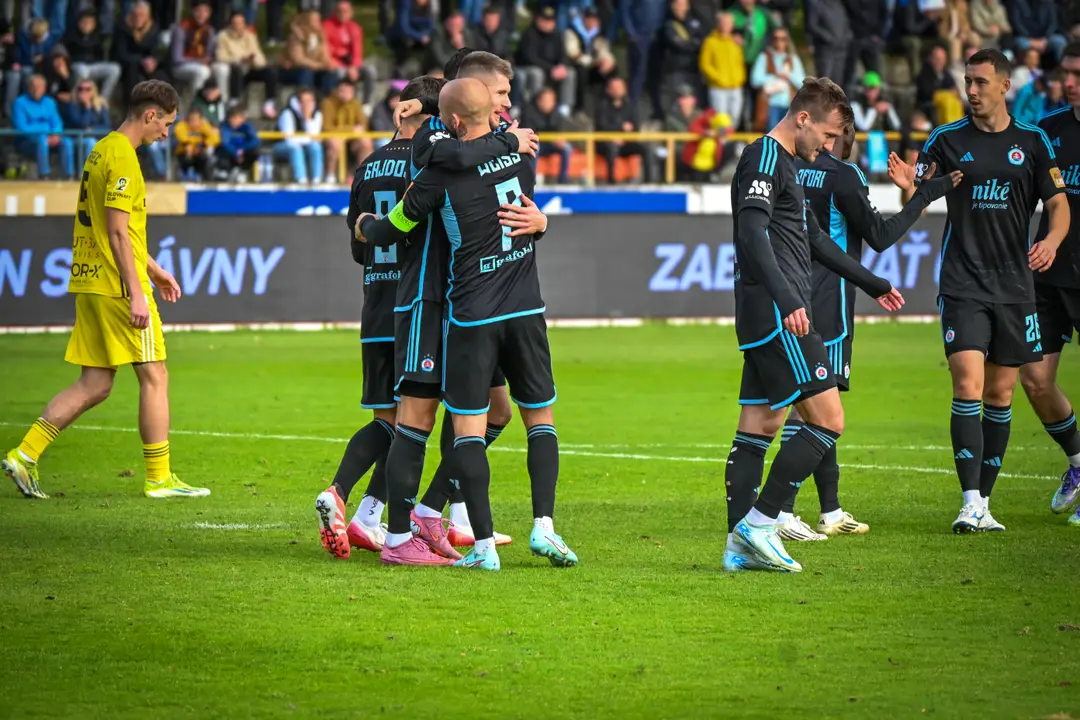 Futbalisti Slovana sa tešia z gólu