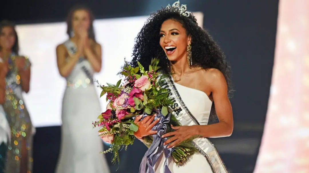 Cheslie Krystová po víťzazstve v súťaži Miss USA 2019.